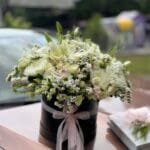 Beyaz Çiçekler ve Çikolata